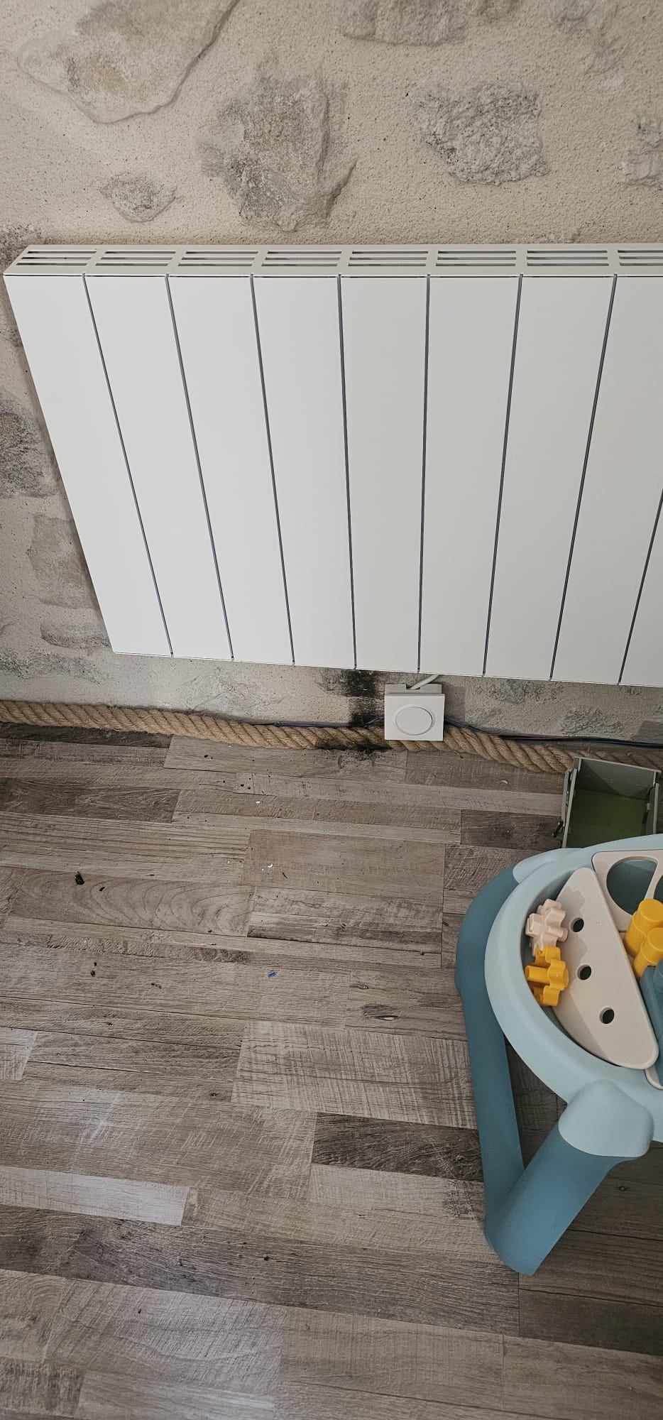 Court-circuit radiateur – traces de brûlure